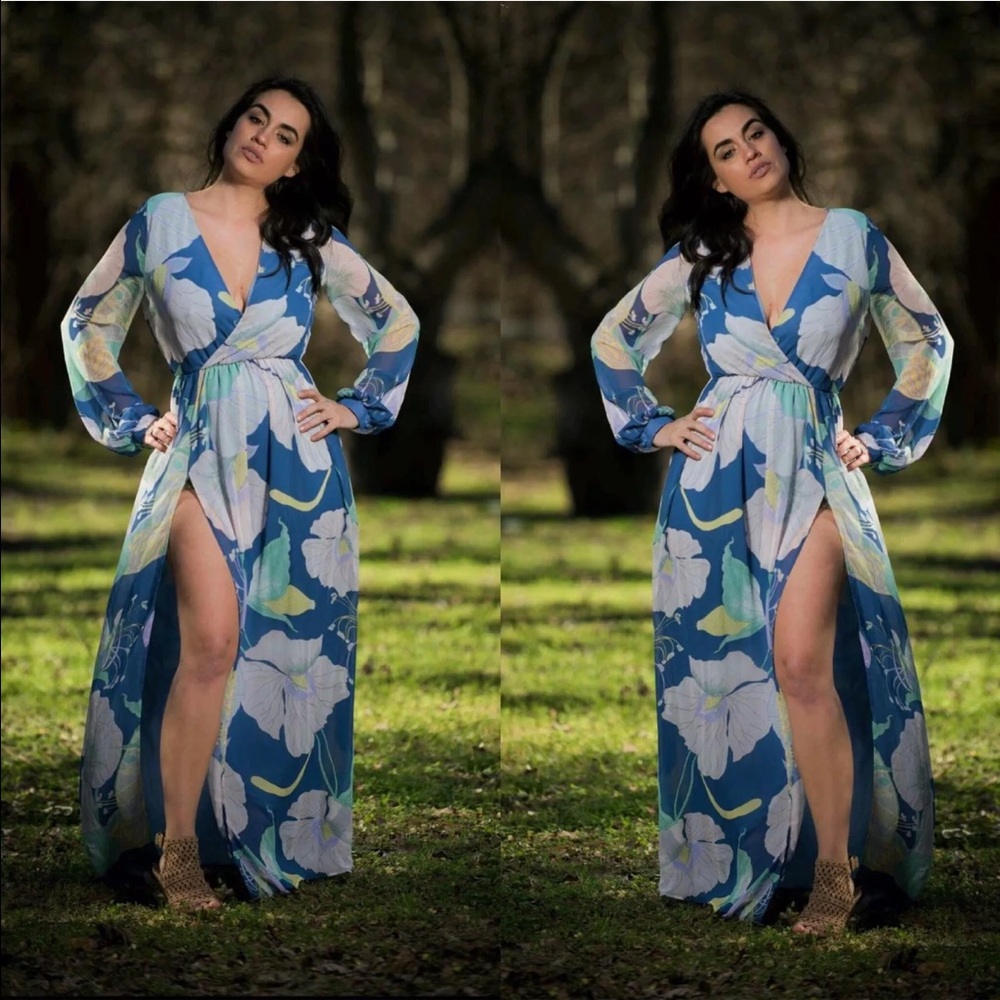 Lulus Long sleeved floral print maxi dress size Medium